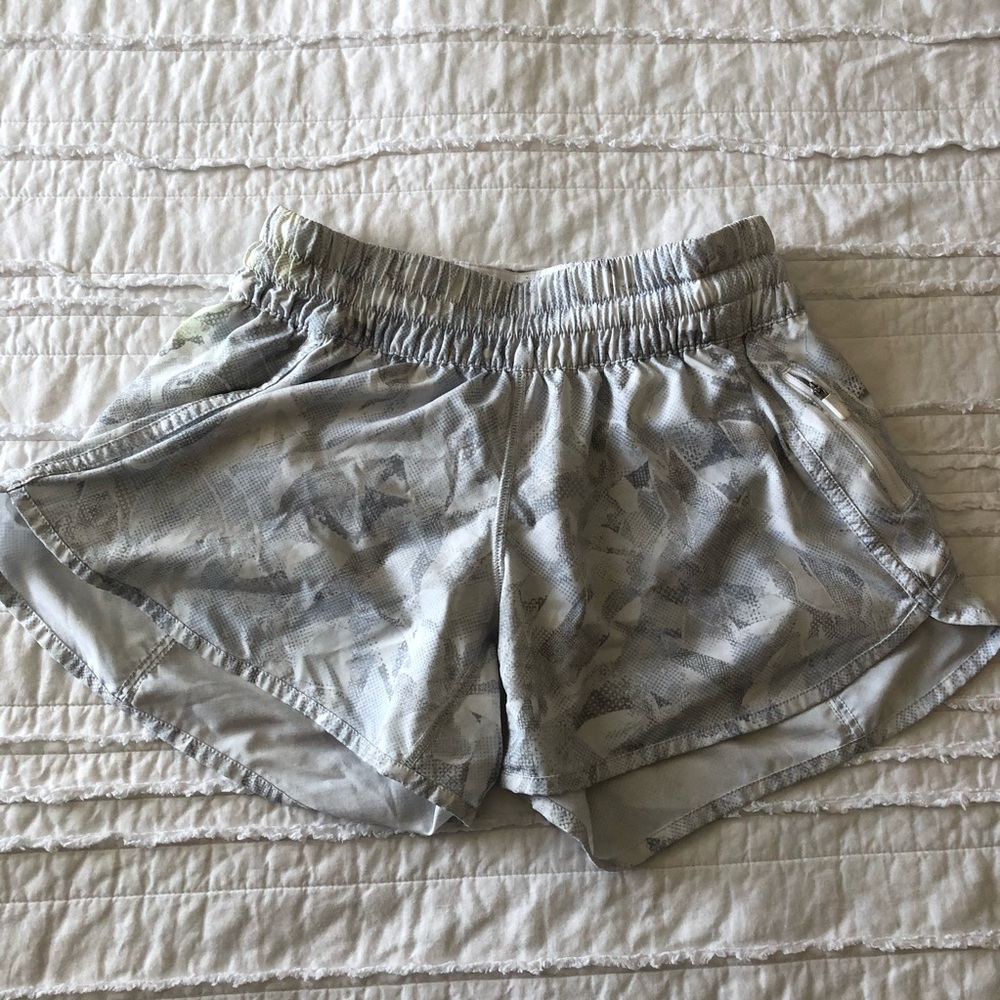 Lululemon Tracker Short V 4”